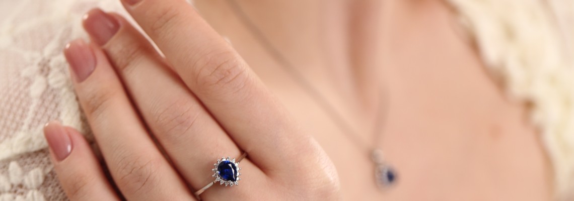 Altın Takı Alırken Dolandırılmayın: Süslü Kuyumcudan 5 Altın Kura Altın Takı Alırken Dolandırılmayın: Süslü Kuyumcudan 5 Altın Kura