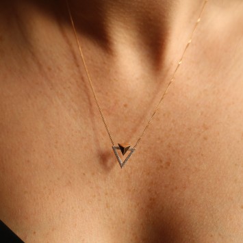 Üçgen Design Altın Kolye