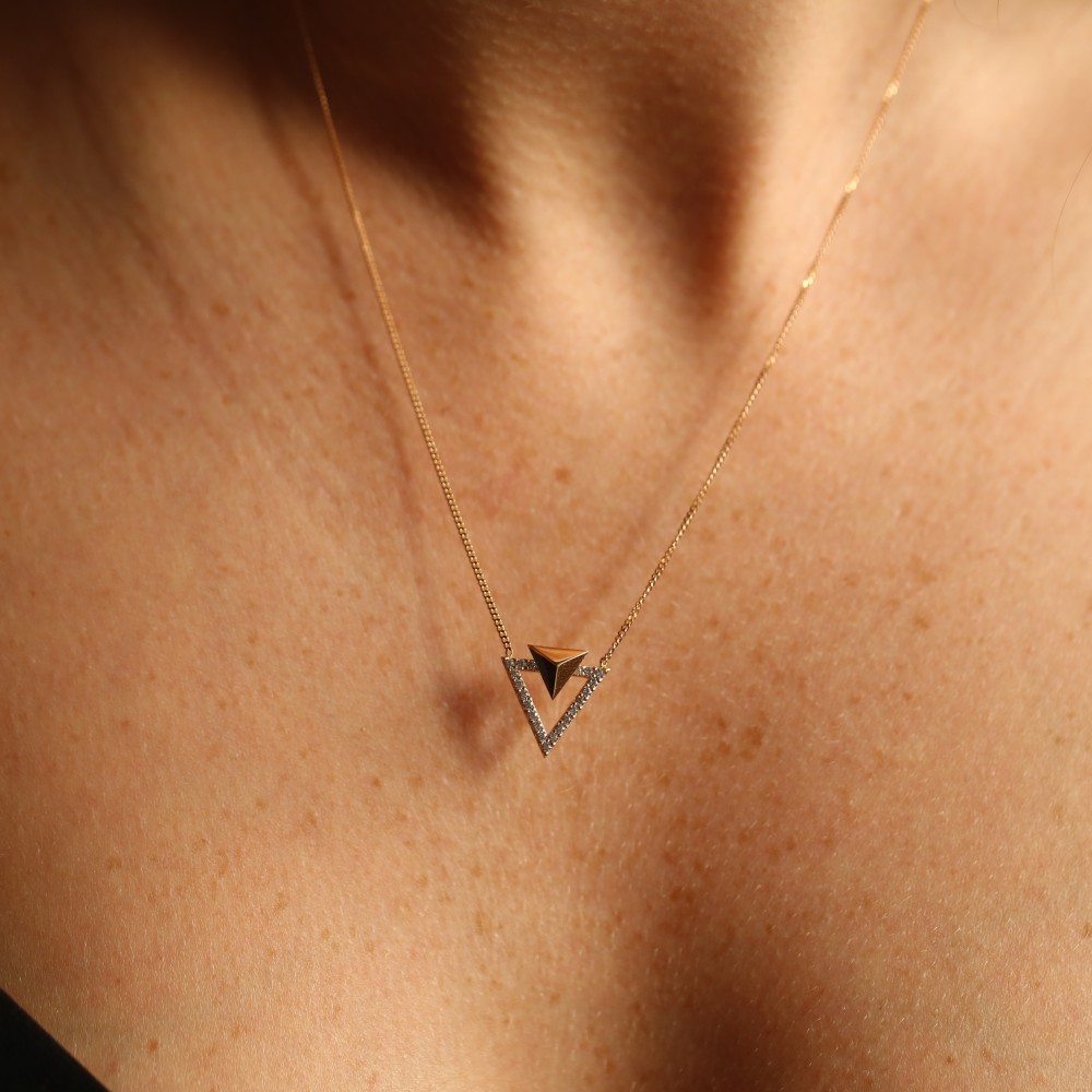 Üçgen Design Altın Kolye