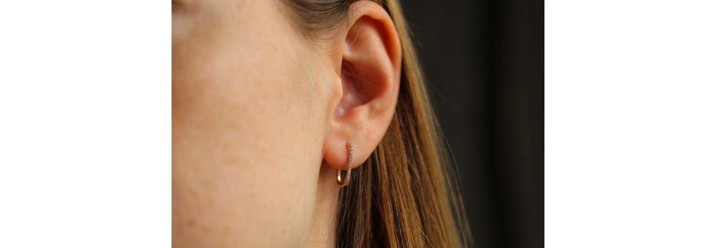 Altın Küpe: Zarafetin ve Işıltının Sembolü