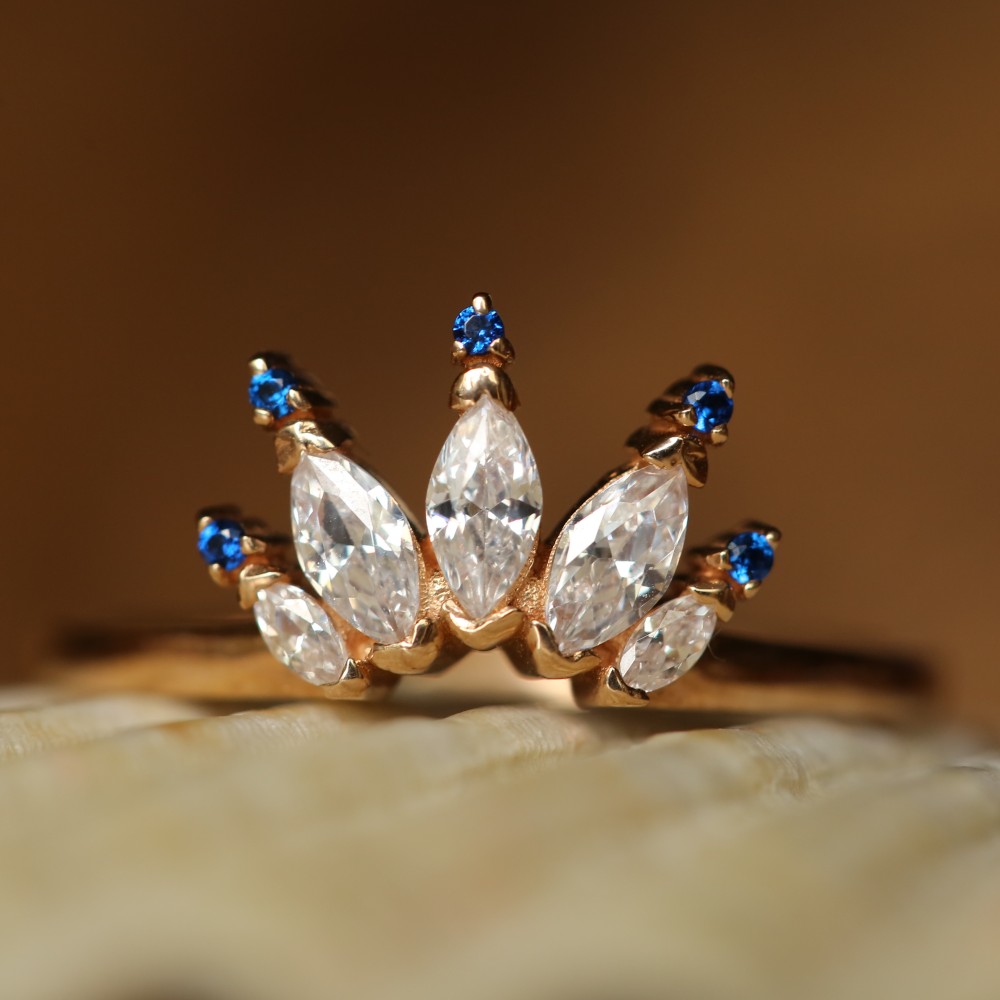 Kraliçe Tacı Altın Yüzük