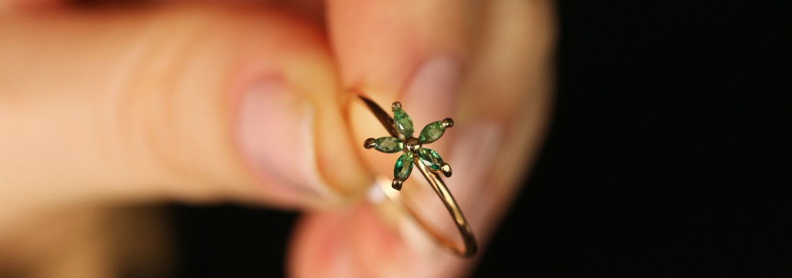 Altın Yüzük Modelleri ile Zarafeti Parmaklarınızda Taşıyın Altın Yüzük Modelleri ile Zarafeti Parmaklarınızda Taşıyın